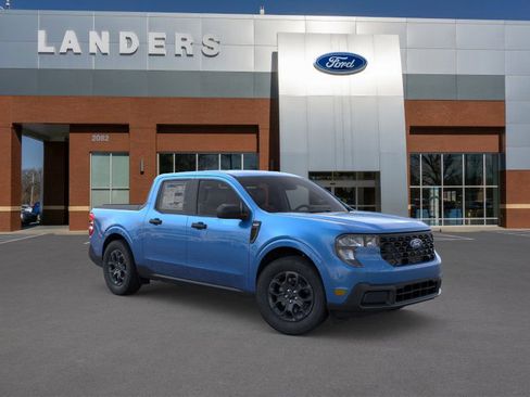 New 2025 Ford Maverick XLT image 7