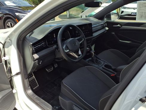 Certified 2025 Volkswagen Jetta Sport image 17