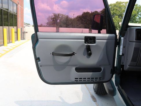 Used 1998 Jeep Wrangler SE AWD/4WD image 48