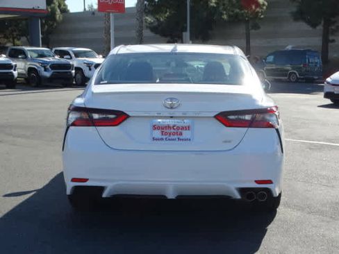 Certified 2022 Toyota Camry SE image 13