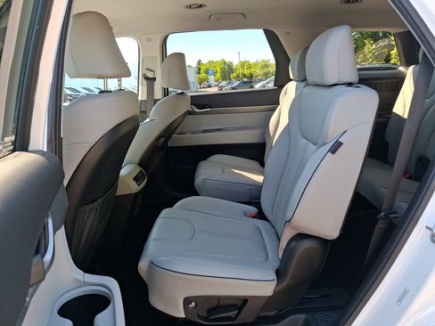 Used 2023 Hyundai Palisade SEL w/ Cargo Package AWD/4WD image 10