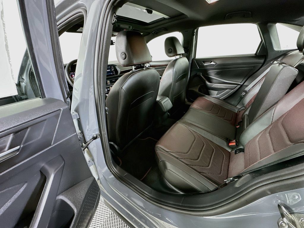 Used 2024 Volkswagen Jetta GLI Autobahn FWD image 17