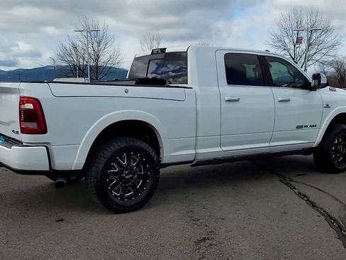 Used 2022 RAM 3500 Limited image 8