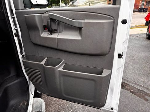 Used 2018 GMC Savana 2500 w/ Driver Convenience Package RWD image 28