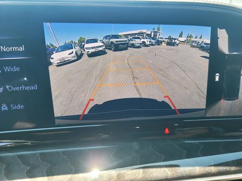 Certified 2022 Cadillac Escalade Premium Luxury w/ Performance Package AWD/4WD image 11