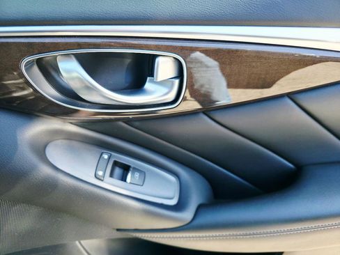 Used 2019 INFINITI Q50 Luxe w/ Essential Package (3.0T Luxe) AWD/4WD image 16