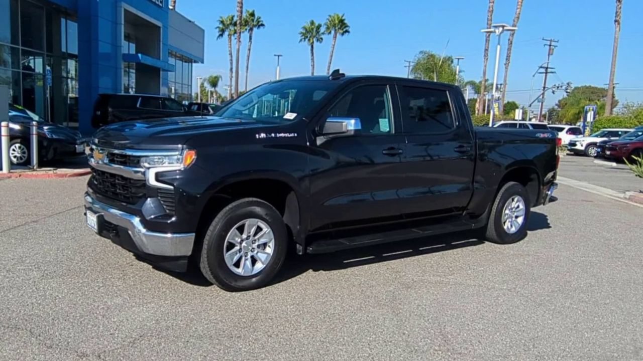 Used 2024 Chevrolet Silverado 1500 LT w/ Protection Package AWD/4WD image 4