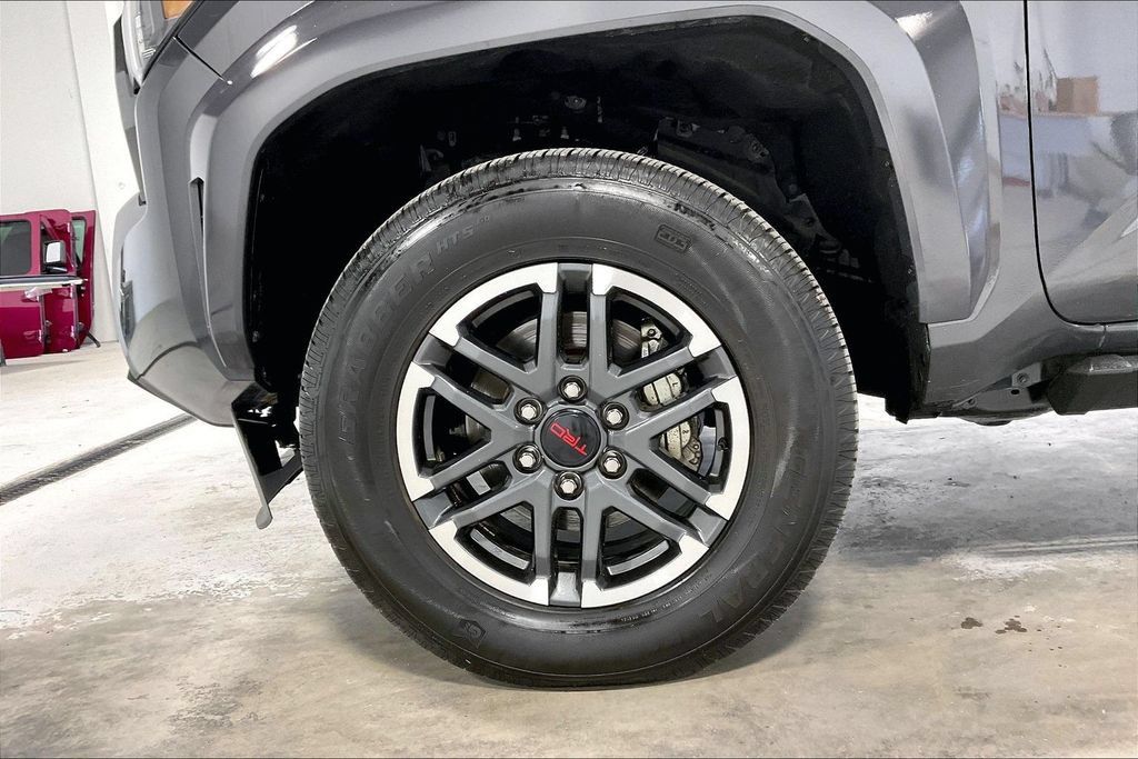 Used 2025 Toyota Tacoma TRD Sport RWD image 10