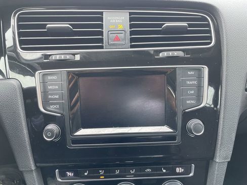 Used 2015 Volkswagen Golf TDI SEL image 18