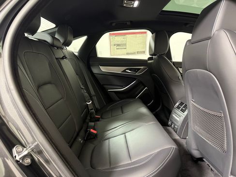 Used 2024 Jaguar XF R-Dynamic SE AWD/4WD image 26