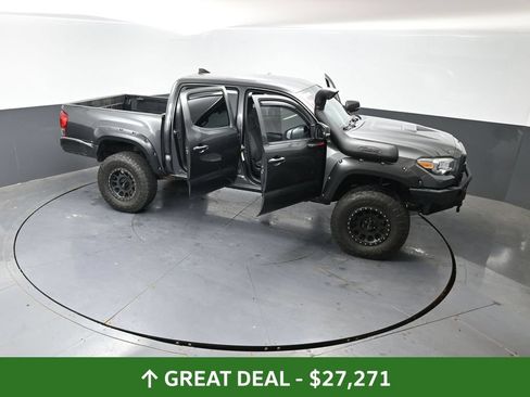 Used 2016 Toyota Tacoma TRD Sport w/ Towing Package AWD/4WD image 58