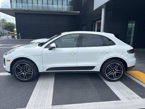 Used 2021 Porsche Macan AWD/4WD image 2
