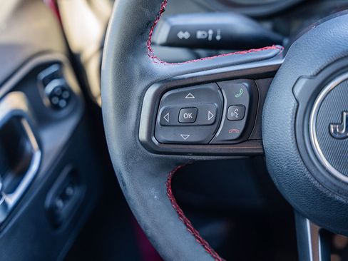 Used 2024 Jeep Wrangler Unlimited Rubicon w/ Technology Group image 27