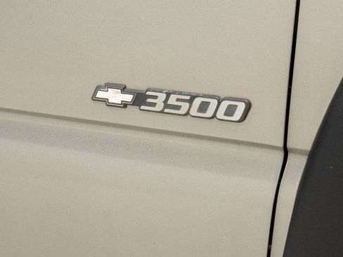 Used 2002 Chevrolet Silverado 3500 4X2 4dr Extended Cab image 16