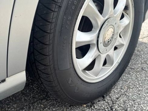 Used 2005 Kia Amanti FWD image 8
