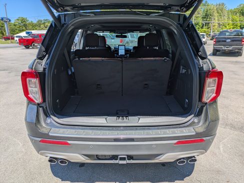 Certified 2023 Ford Explorer Platinum w/ Technology Package AWD/4WD image 21