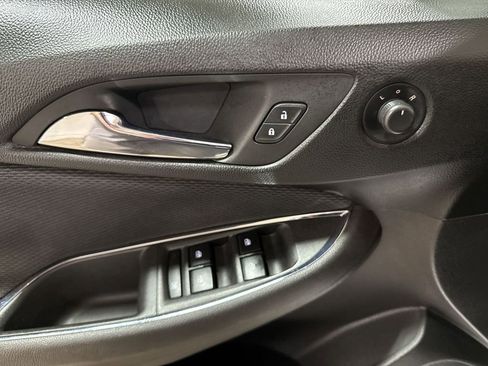 Used 2017 Chevrolet Cruze LT w/ Convenience Package image 20