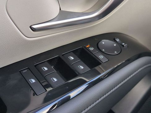 New 2026 Hyundai Tucson Limited image 32