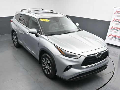 Used 2022 Toyota Highlander XLE image 31