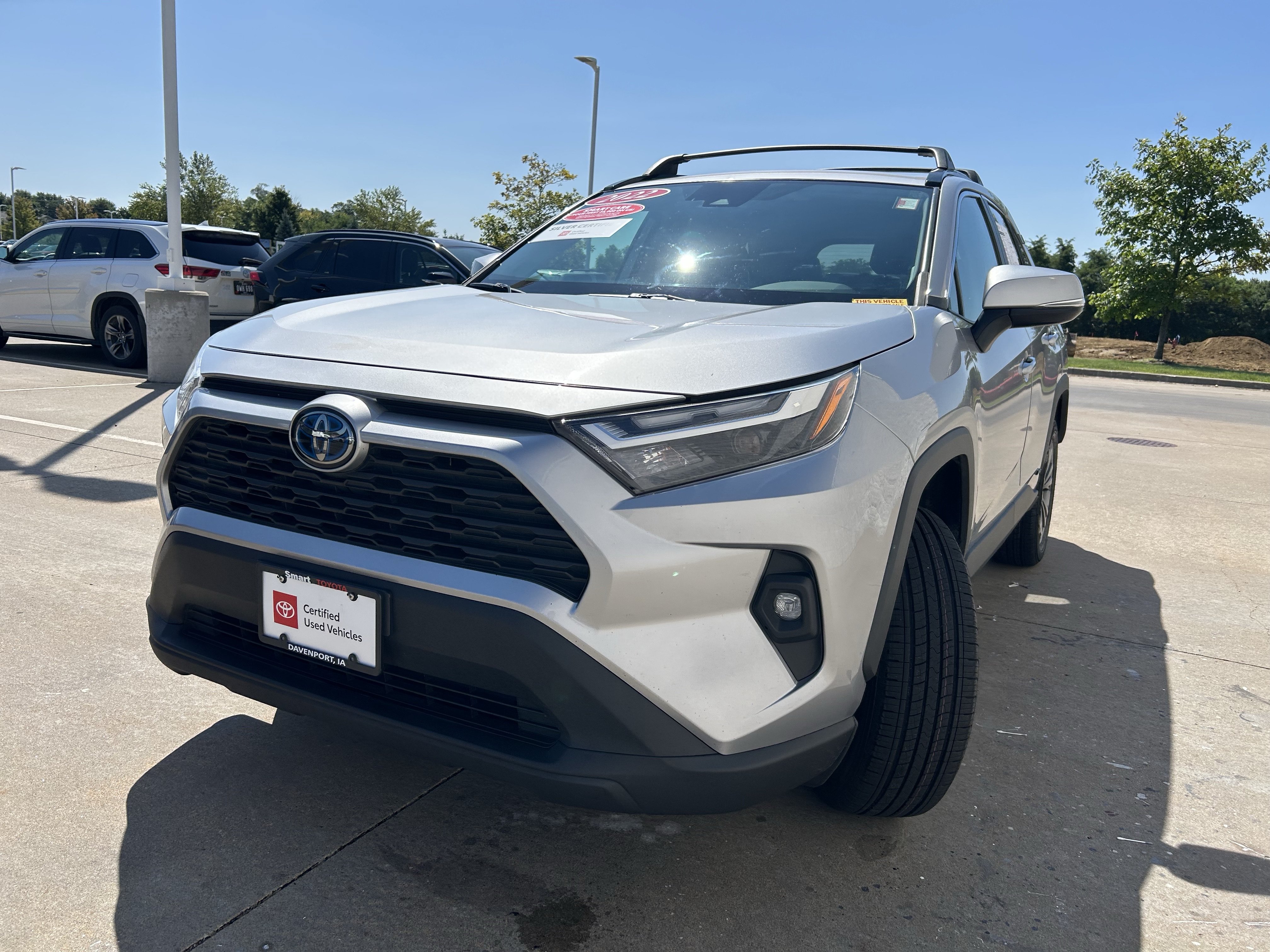 Certified 2022 Toyota RAV4 XLE Premium AWD/4WD image 3
