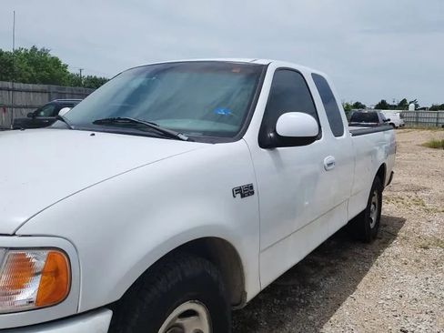 Used 2000 Ford F150 XL RWD image 2