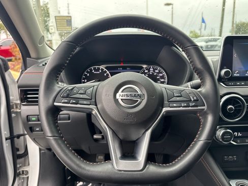 Certified 2022 Nissan Sentra SR w/ Midnight Edition image 15