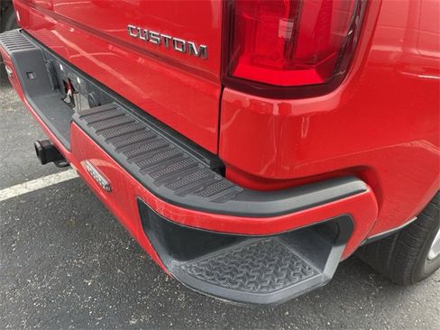 Used 2022 Chevrolet Silverado 1500 Custom image 11