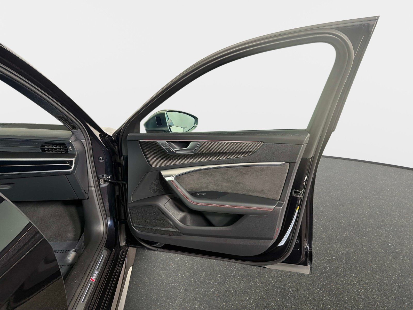 Used 2021 Audi RS 6 AWD/4WD image 24