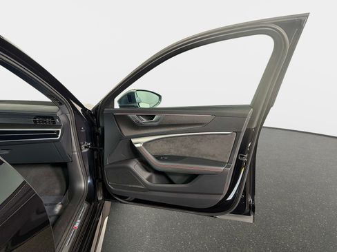 Used 2021 Audi RS 6 AWD/4WD image 24