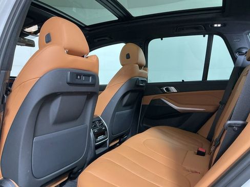 Certified 2022 BMW X5 xDrive40i w/ M Sport Package image 25