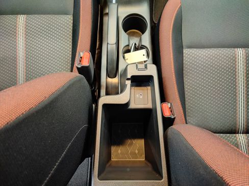 New 2025 Nissan Versa SR w/ Trunk Package image 22