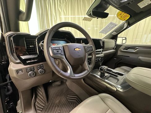 Certified 2024 Chevrolet Silverado 1500 LTZ w/ Technology Package image 27