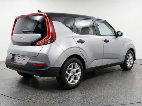 Used 2025 Kia Soul LX w/ LX Technology Package FWD image 9
