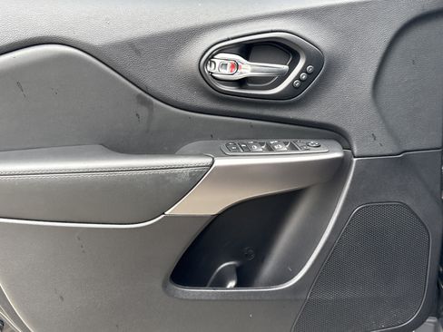 Used 2022 Jeep Cherokee Limited image 13