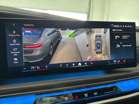 Used 2024 BMW i7 xDrive60 w/ Premium Package image 44