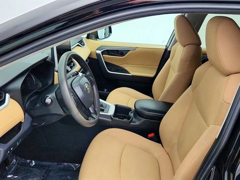 Used 2023 Toyota RAV4 LE image 18