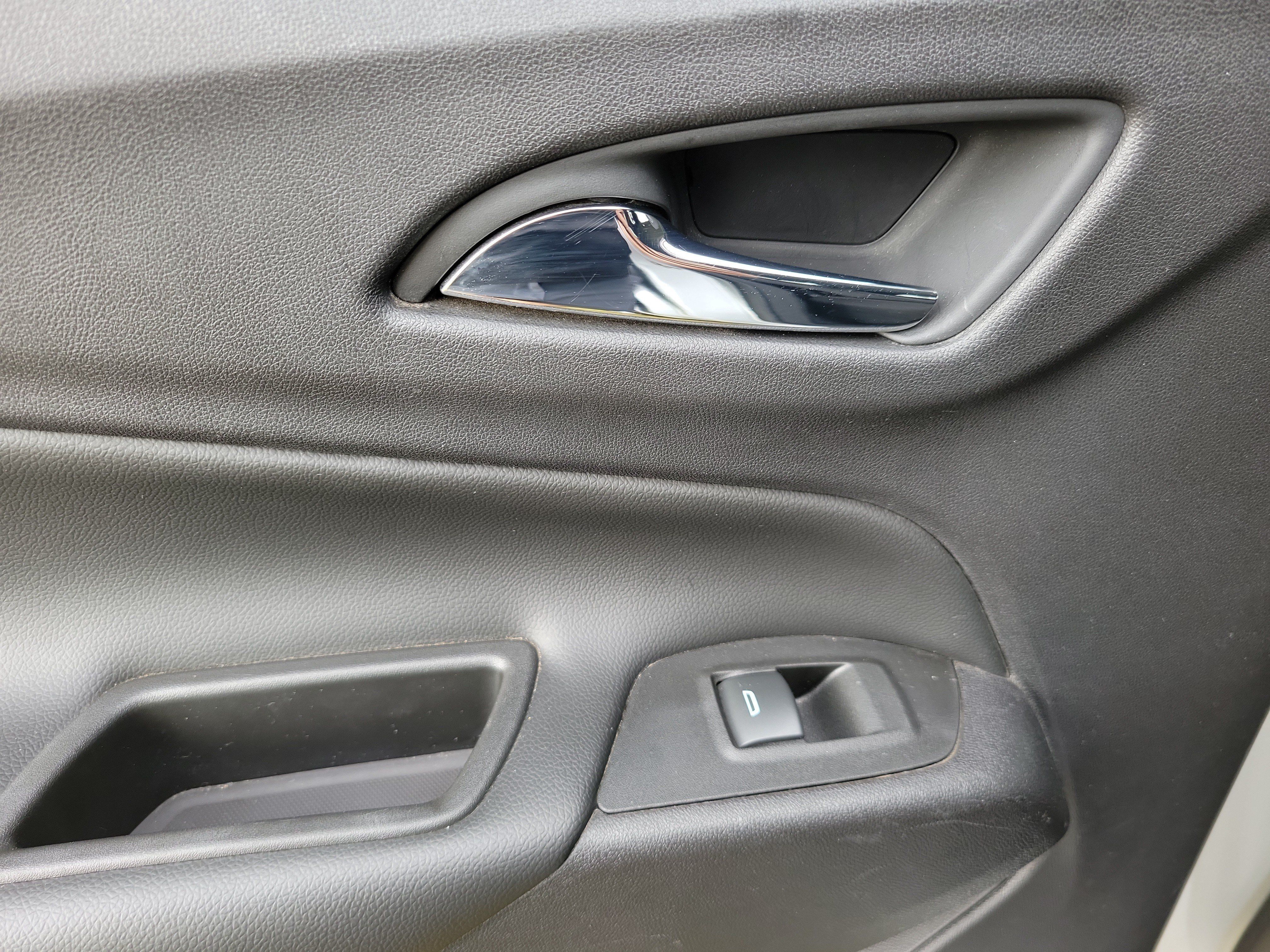 Used 2020 Chevrolet Equinox LT FWD image 25