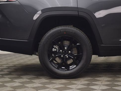 New 2026 Jeep Grand Cherokee L 4WD image 8