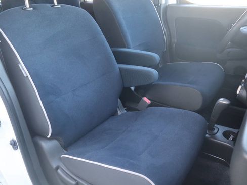 Used 2012 Nissan Cube 1.8 S w/ Indigo Limited Edition Pkg FWD image 6