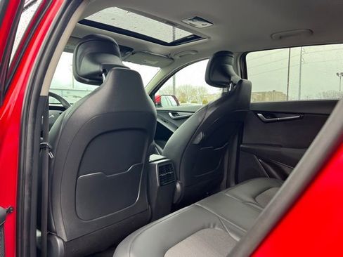 Certified 2023 Kia Niro EX Touring image 9