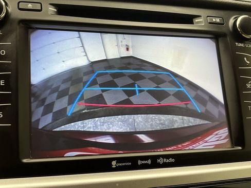 Used 2016 Toyota Highlander Plus AWD/4WD image 5