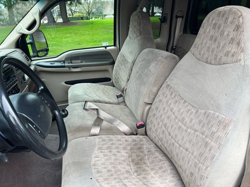 Used 2000 Ford F350 XLT image 13