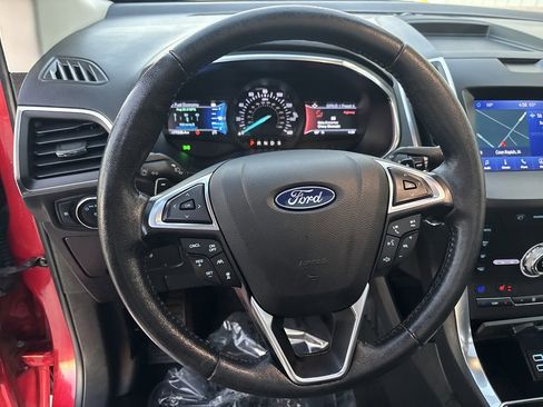 Used 2020 Ford Edge Titanium w/ Equipment Group 301A image 17