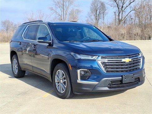 Used 2023 Chevrolet Traverse LT image 6
