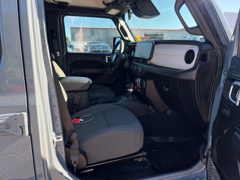 Used 2026 Jeep Wrangler Unlimited Sport AWD/4WD image 30