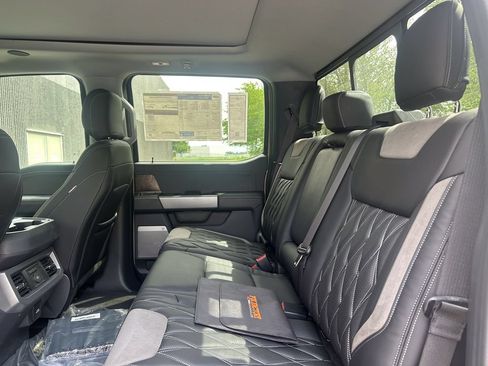 New 2026 Ford F250 Lariat w/ Black Appearance Package AWD/4WD image 13