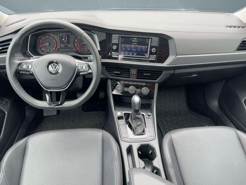 Used 2020 Volkswagen Jetta SE image 4