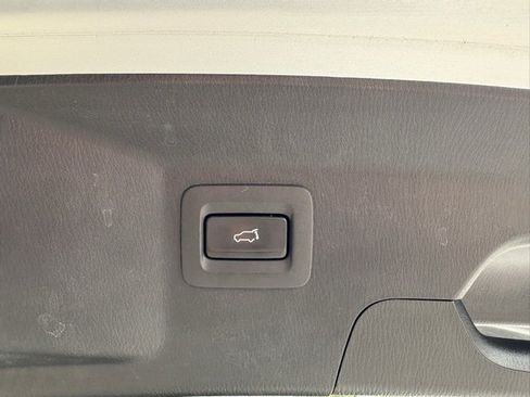 Used 2023 MAZDA CX-9 Touring image 36