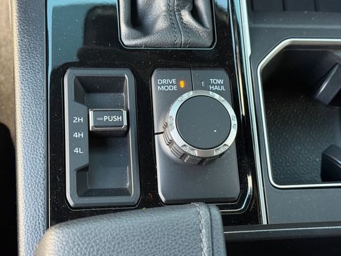 Used 2025 Toyota Tundra SR5 AWD/4WD image 25