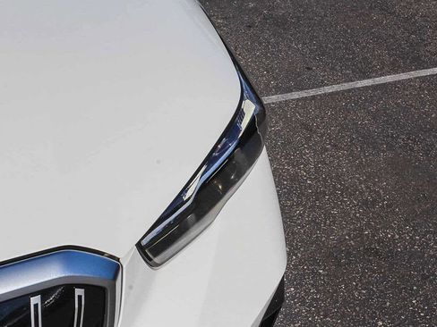 Used 2025 BMW 530i w/ M Sport Package image 10